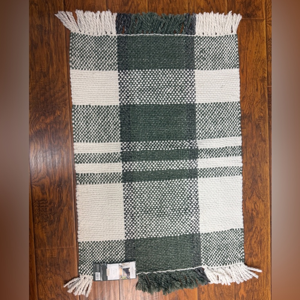 NWOT STUDIO MCGEE SMALL RUG‎ 25x38”